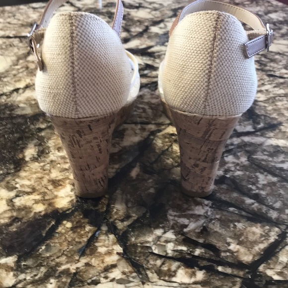 Apt 9 ivory wedges - Picture 3 of 6